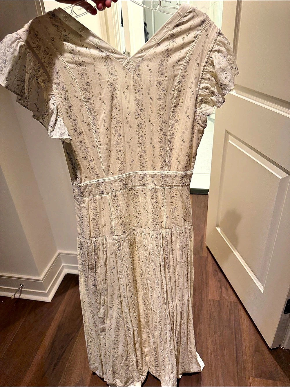 sorella Floral Maxi Dress in Cream Size 2 Like New - Picture 5 of 5